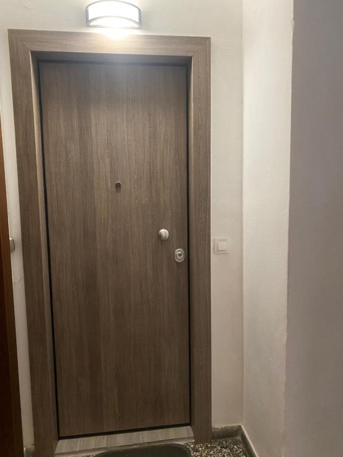 Betty'S Central Apartment アレクサンドルポリス エクステリア 写真